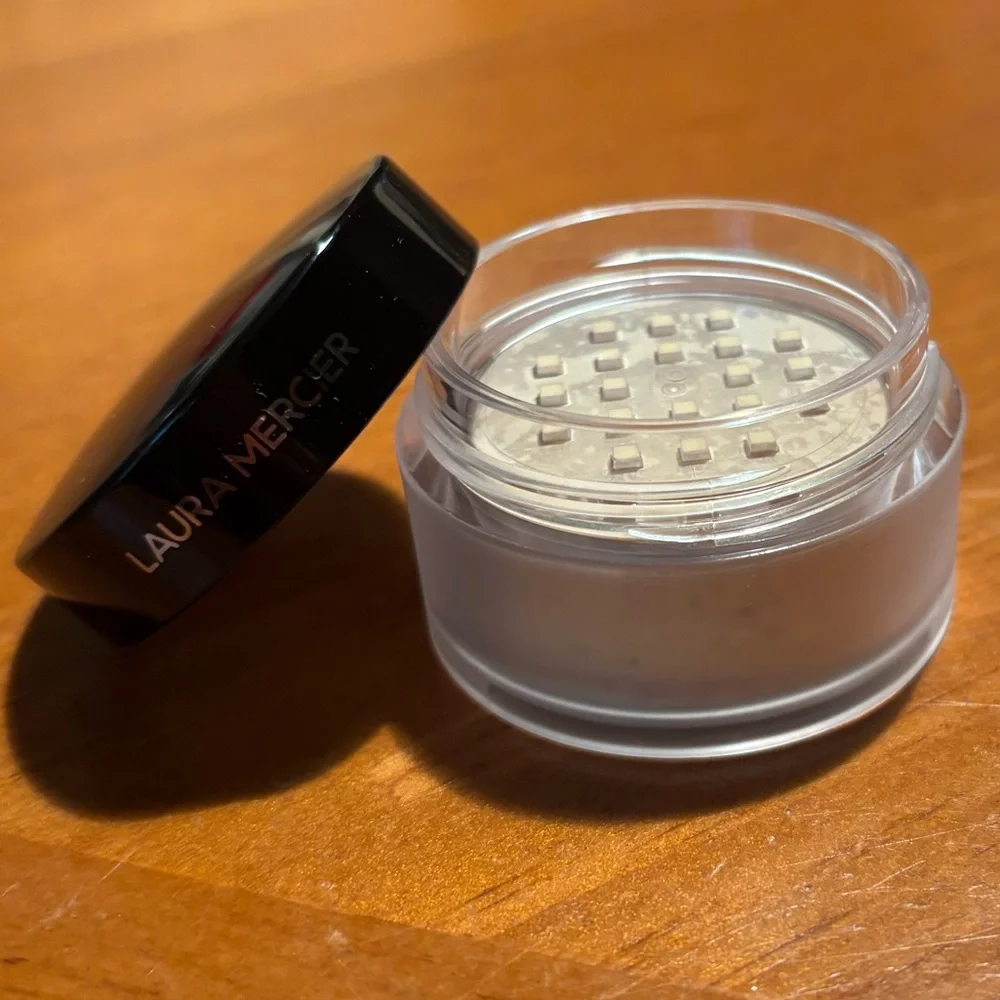 Laura Mercier Translucent Loose Setting Powder